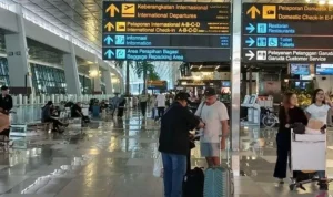 bandara_soetta_ditutup_sementara_imbas_abu_erupsi_anak_krakatau